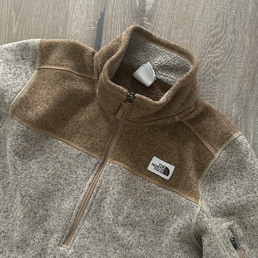 Men’s north face zip up sweater